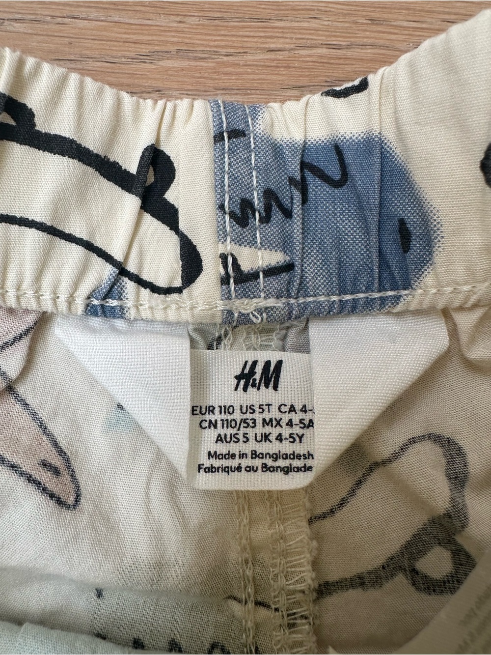 H&M Elastic Waist Shorts Cream Dino Print with Blue, Green & Orange Accents 4-5T - Picture 4 of 5